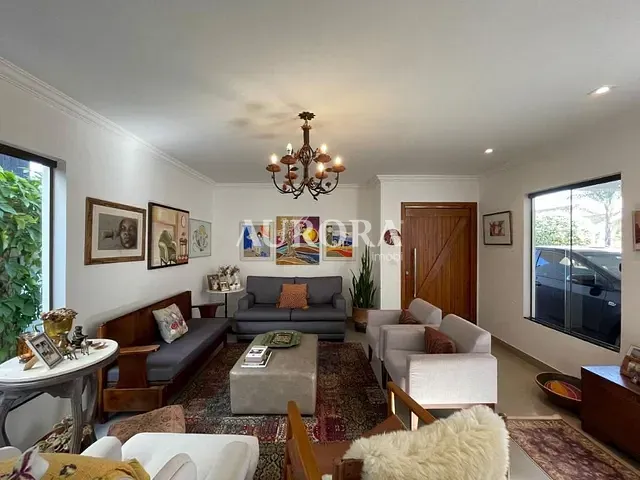 Sobrado com 220m² 3 quartos e 3 banheiros, à venda, no bairro Esperança em Londrina