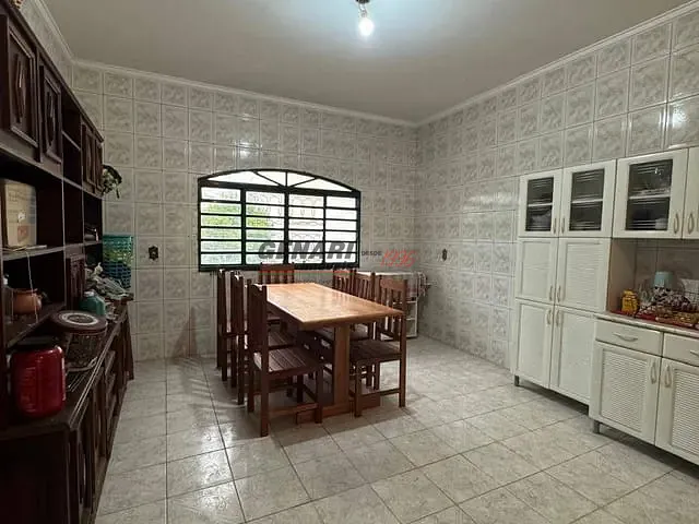 Sobrado com 273m² 3 quartos e 2 banheiros, à venda, no bairro Jardim Regina em Indaiatuba