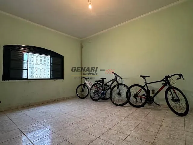 Sobrado com 273m² 3 quartos e 2 banheiros, à venda, no bairro Jardim Regina em Indaiatuba