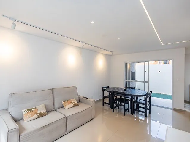 Casa com 184m² 3 quartos e 3 banheiros, à venda, no bairro Campo Comprido em Curitiba