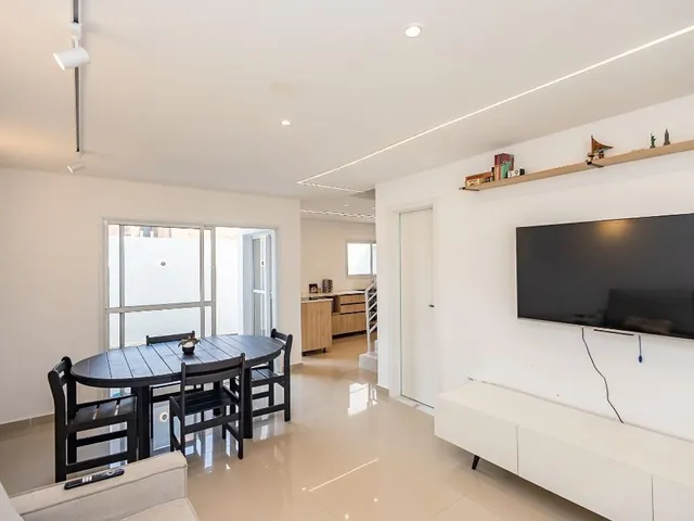 Casa com 184m² 3 quartos e 3 banheiros, à venda, no bairro Campo Comprido em Curitiba