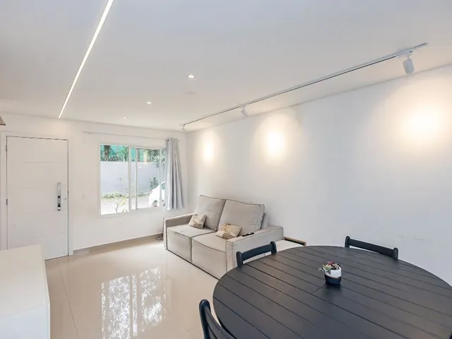Casa com 184m² 3 quartos e 3 banheiros, à venda, no bairro Campo Comprido em Curitiba