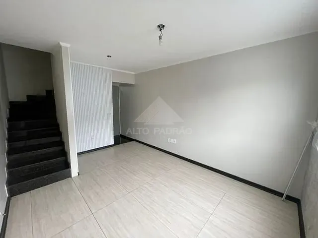 Sobrado com 100m² 2 quartos e 2 banheiros, à venda, no bairro Vila Assis Brasil em Mauá