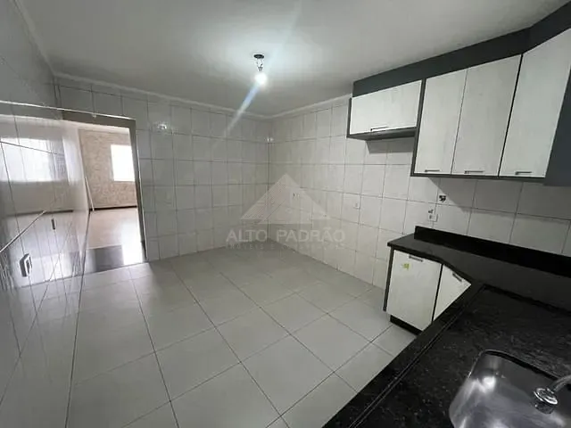 Sobrado com 100m² 2 quartos e 2 banheiros, à venda, no bairro Vila Assis Brasil em Mauá