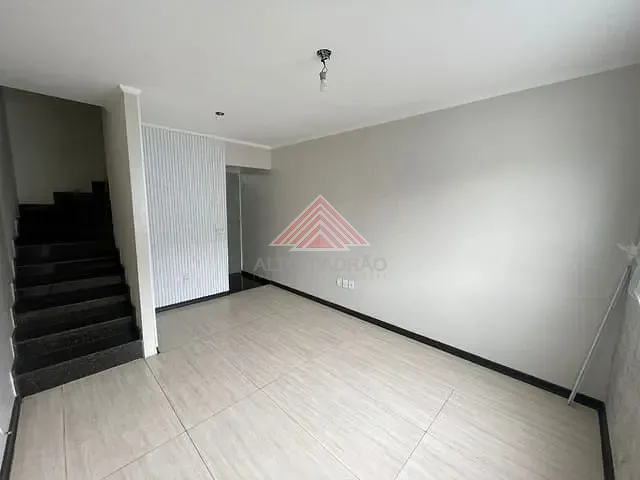 Sobrado com 100m² 2 quartos e 2 banheiros, à venda, no bairro Vila Assis Brasil em Mauá