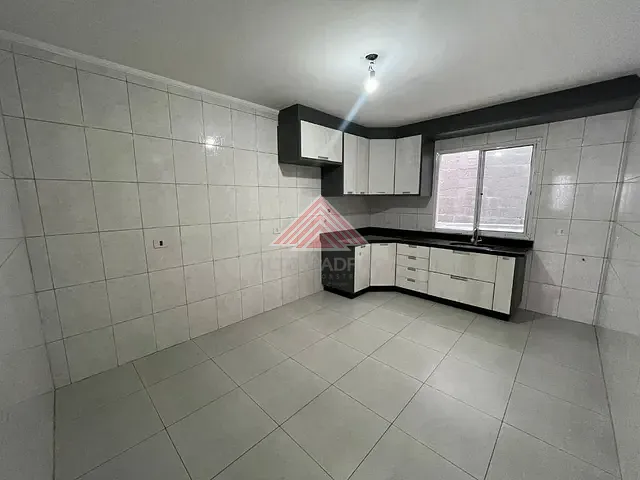 Sobrado com 100m² 2 quartos e 2 banheiros, à venda, no bairro Vila Assis Brasil em Mauá