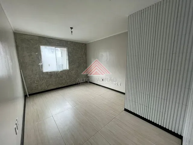 Sobrado com 100m² 2 quartos e 2 banheiros, à venda, no bairro Vila Assis Brasil em Mauá