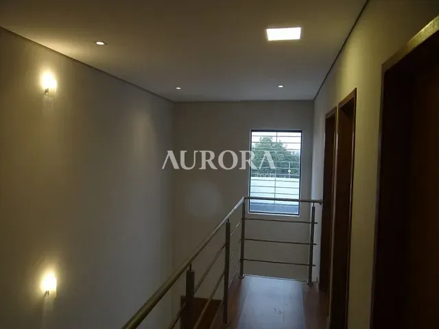 Sobrado com 154m² 3 quartos e 2 banheiros, à venda, no bairro Shangri-lá em Londrina