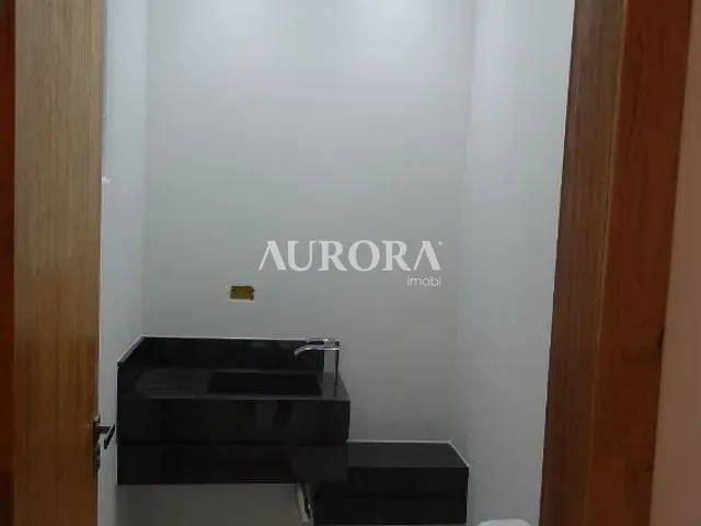 Sobrado com 154m² 3 quartos e 2 banheiros, à venda, no bairro Shangri-lá em Londrina