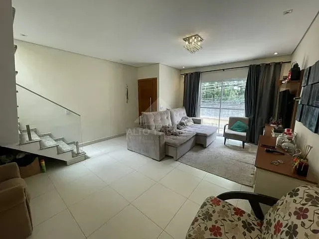 Sobrado com 120m² 3 quartos e 1 banheiro, à venda, no bairro Vila Emílio em Mauá