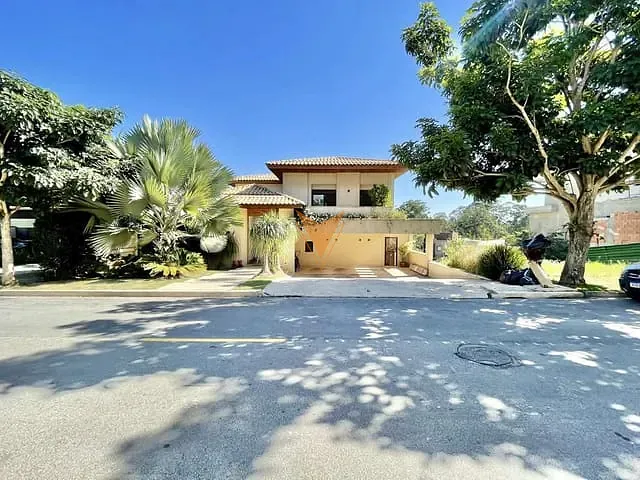 Sobrado com 772m² 6 quartos e 8 banheiros, à venda, no bairro Granja Viana em Cotia