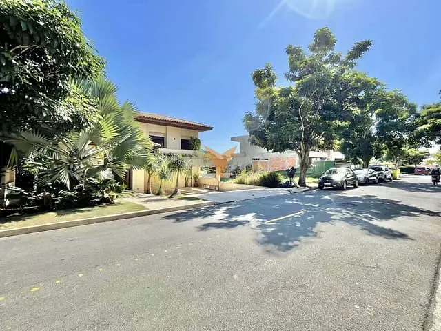 Sobrado com 772m² 6 quartos e 8 banheiros, à venda, no bairro Granja Viana em Cotia