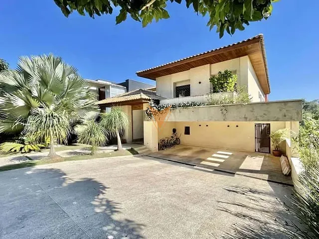 Sobrado com 772m² 6 quartos e 8 banheiros, à venda, no bairro Granja Viana em Cotia