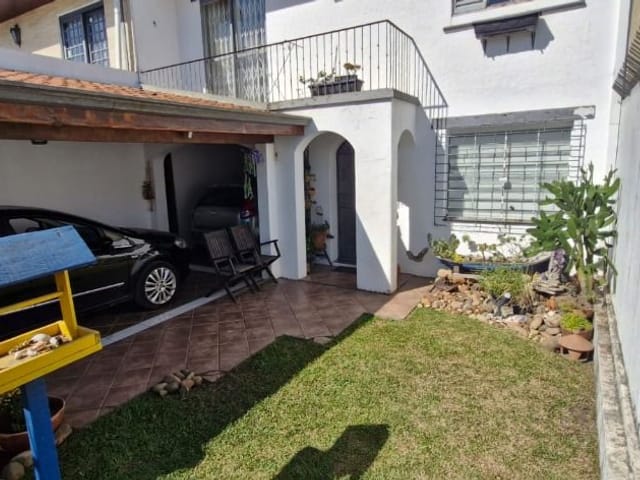 Sobrado com 152m² 4 quartos e 4 banheiros, à venda, no bairro Capão da Imbuia em Curitiba