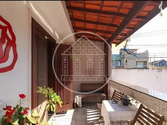 Sobrado com 189m², à venda, no bairro Jardim Santa Helena em São Paulo