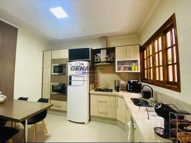 Sobrado com 165m² 3 quartos e 4 banheiros, à venda, no bairro Jardim Regina em Indaiatuba