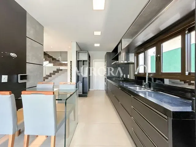 Sobrado com 500m² 4 quartos e 6 banheiros, à venda, no bairro Mediterrâneo em Londrina