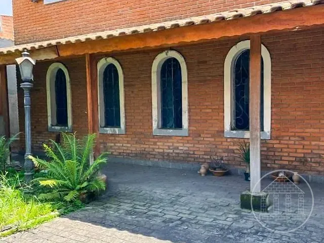 Sobrado com 330m² 4 quartos e 4 banheiros, à venda, no bairro Jardim Iporanga em São Paulo