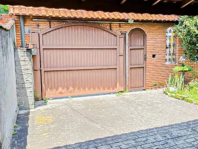 Sobrado com 330m² 4 quartos e 4 banheiros, à venda, no bairro Jardim Iporanga em São Paulo