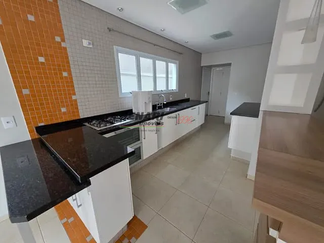 Sobrado com 300m² 3 quartos e 5 banheiros, à venda, no bairro Jardim Portal dos Ipês em Indaiatuba