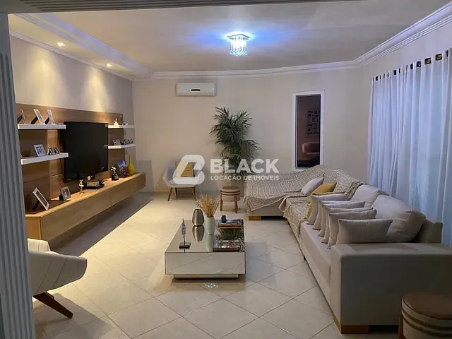 Sobrado com 450m² 3 quartos e 2 banheiros, para alugar, no bairro Jardim Pagliato em Sorocaba
