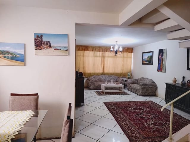 Foto do Sobrado - Sobrado com 4 dormitórios à venda, 228 m² por R$ 590.000,00 - Centro - São José dos Campos/SP | INDEPENDENCE NEGOCIOS IMOBILIARIOS LTDA
