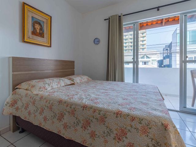 Sobrado com 268m² 7 quartos e 4 banheiros, à venda, no bairro Centro em Balneário Camboriú