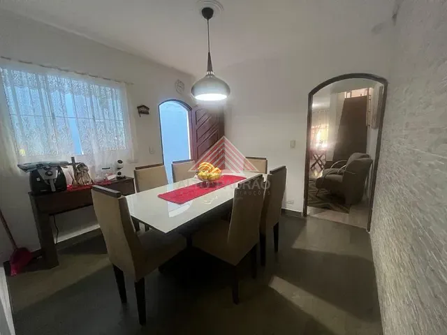 Sobrado com 125m² 3 quartos e 1 banheiro, à venda, no bairro Jardim Guapituba em Mauá