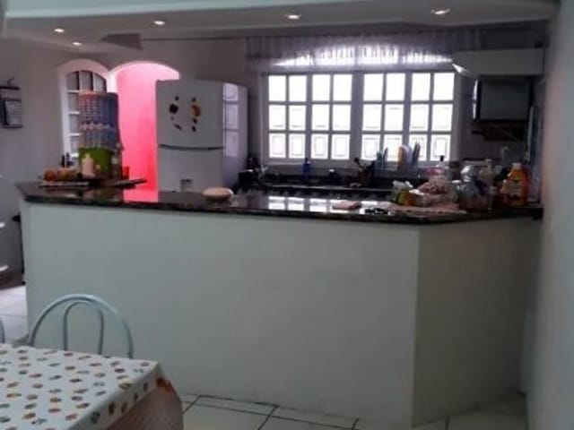 Sobrado com 277m² 4 quartos e 3 banheiros, à venda, no bairro Santa Maria em Osasco