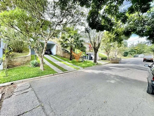 Sobrado com 1000m² 4 quartos e 4 banheiros, à venda, no bairro Residencial Euroville em Carapicuíba
