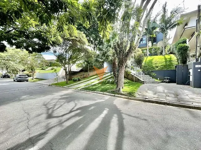 Sobrado com 1000m² 4 quartos e 4 banheiros, à venda, no bairro Residencial Euroville em Carapicuíba