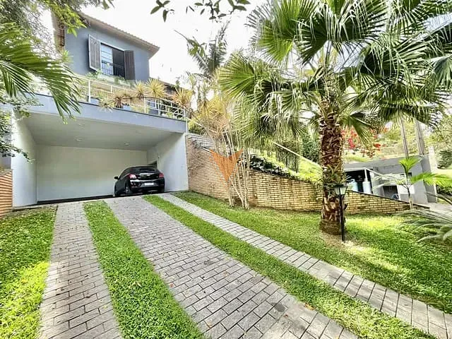 Sobrado com 1000m² 4 quartos e 4 banheiros, à venda, no bairro Residencial Euroville em Carapicuíba