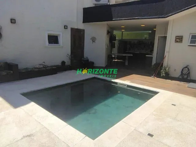 Sobrado com 337m² 4 quartos e 5 banheiros, à venda, no bairro Urbanova em São José dos Campos