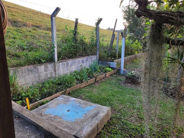 Sobrado com 375m² 2 quartos e 2 banheiros, à venda, no bairro Campeche em Itajaí