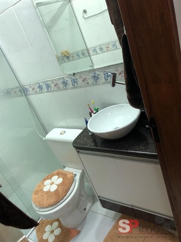 Sobrado com 188m² 3 quartos e 5 banheiros, à venda, no bairro Vila Carmosina em São Paulo