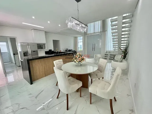 Sobrado com 300m² 3 quartos e 4 banheiros, à venda, no bairro Jardins Di Roma em Indaiatuba