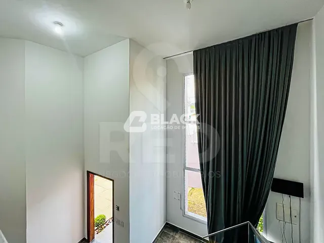 Sobrado 2 quartos e 2 banheiros, à venda ou para alugar, no bairro Jardim Piazza di Roma I em Sorocaba
