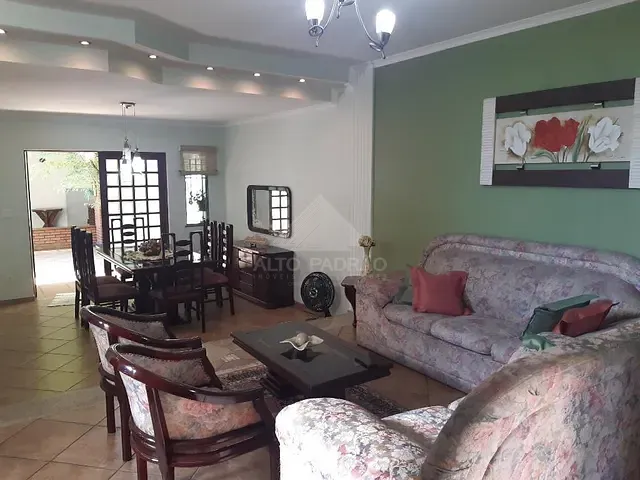 Sobrado com 250m² 4 quartos e 3 banheiros, à venda, no bairro Vila Assis Brasil em Mauá