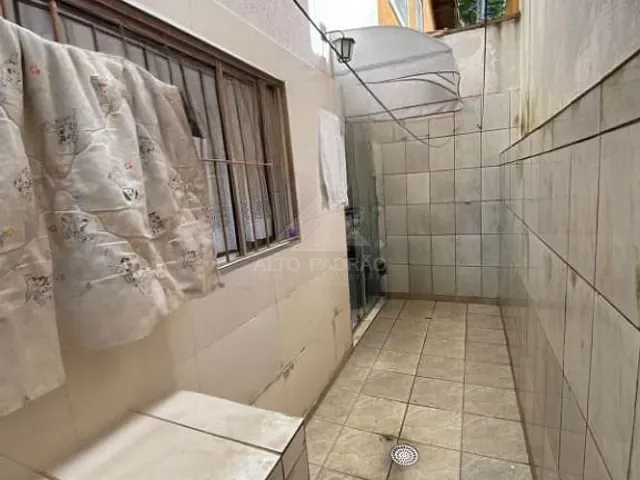 Sobrado com 424m² 3 quartos e 3 banheiros, à venda, no bairro Parque São Vicente em Mauá