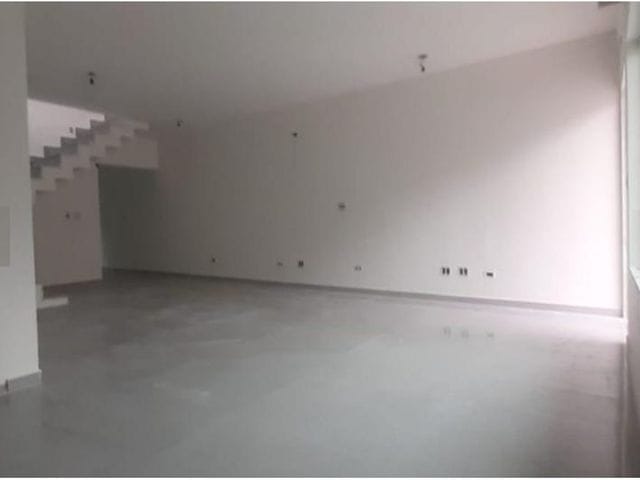 Sobrado 3 quartos e 3 banheiros, à venda, no bairro Jardim Ibitirama em São Paulo