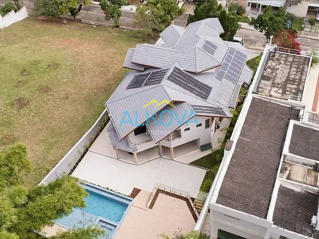 Sobrado com 1000m² 4 quartos e 2 banheiros, à venda, no bairro Jardim das Colinas em São José dos Campos