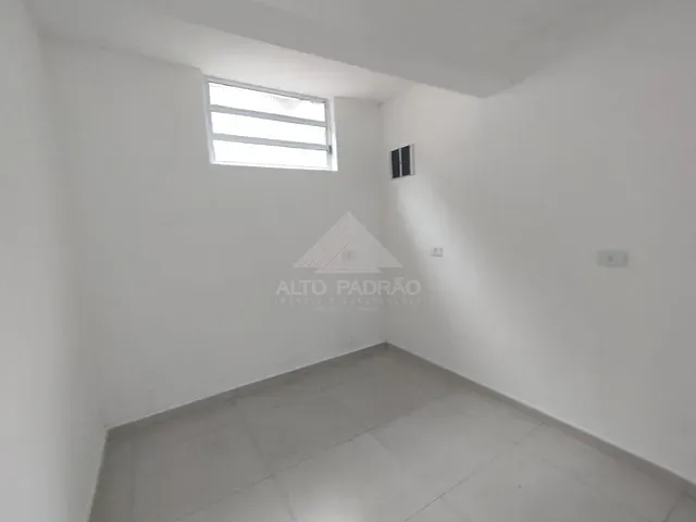 Sobrado com 70m² 1 quarto e 2 banheiros, para alugar, no bairro Vila Bocaina em Mauá