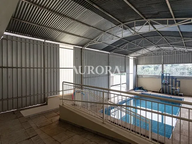Sobrado com 1200m² 3 quartos e 2 banheiros, à venda ou para alugar, no bairro Kennedy em Londrina