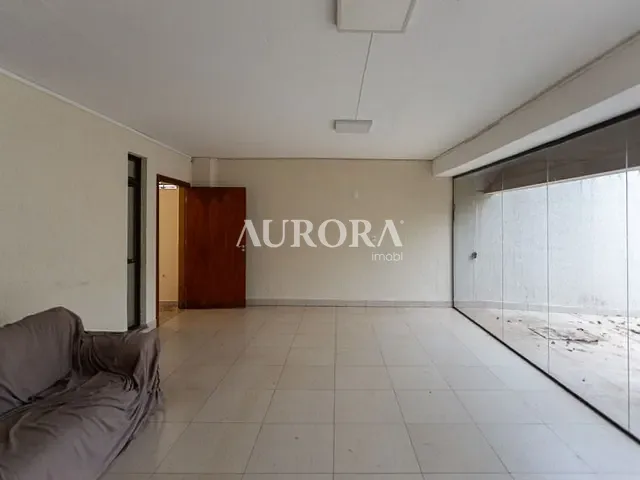 Sobrado com 1200m² 3 quartos e 2 banheiros, à venda ou para alugar, no bairro Kennedy em Londrina