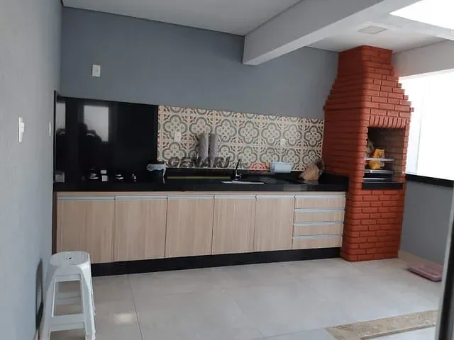 Sobrado com 150m² 3 quartos e 2 banheiros, à venda, no bairro Jardins do Império em Indaiatuba