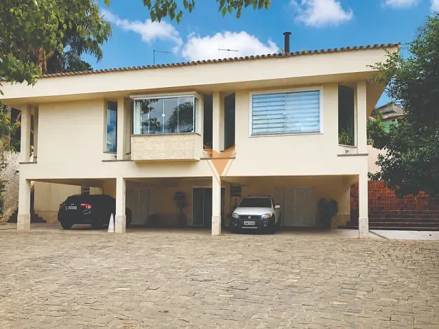 Sobrado com 2612m² 4 quartos e 5 banheiros, à venda, no bairro Jardim Passárgada E em Cotia