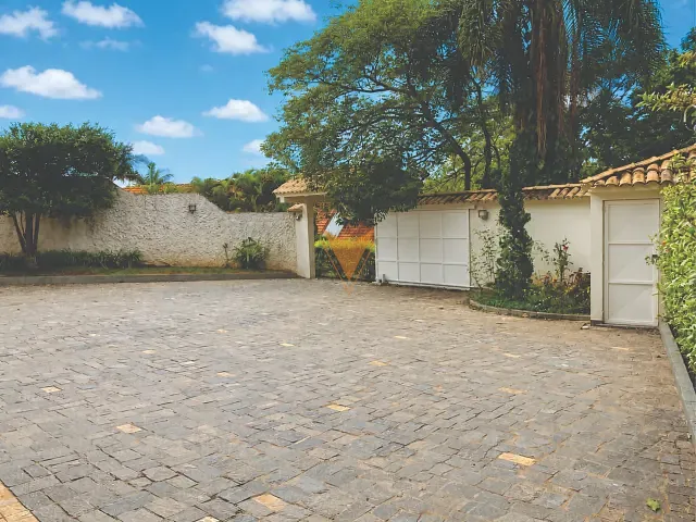 Sobrado com 2612m² 4 quartos e 5 banheiros, à venda, no bairro Jardim Passárgada E em Cotia