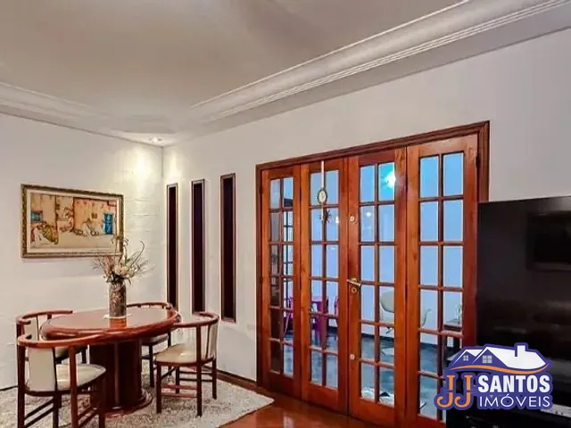 Sobrado com 213m² 4 quartos e 3 banheiros, à venda, no bairro Água Rasa em São Paulo