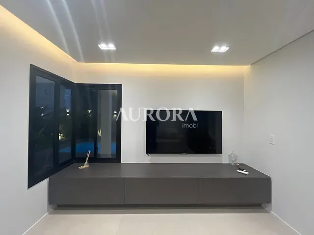 Sobrado com 487m² 3 quartos e 2 banheiros, à venda, no bairro Gleba Fazenda Palhano em Londrina