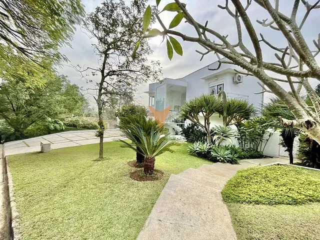 Sobrado com 1182m² 4 quartos e 5 banheiros, à venda, no bairro Granja Viana em Cotia